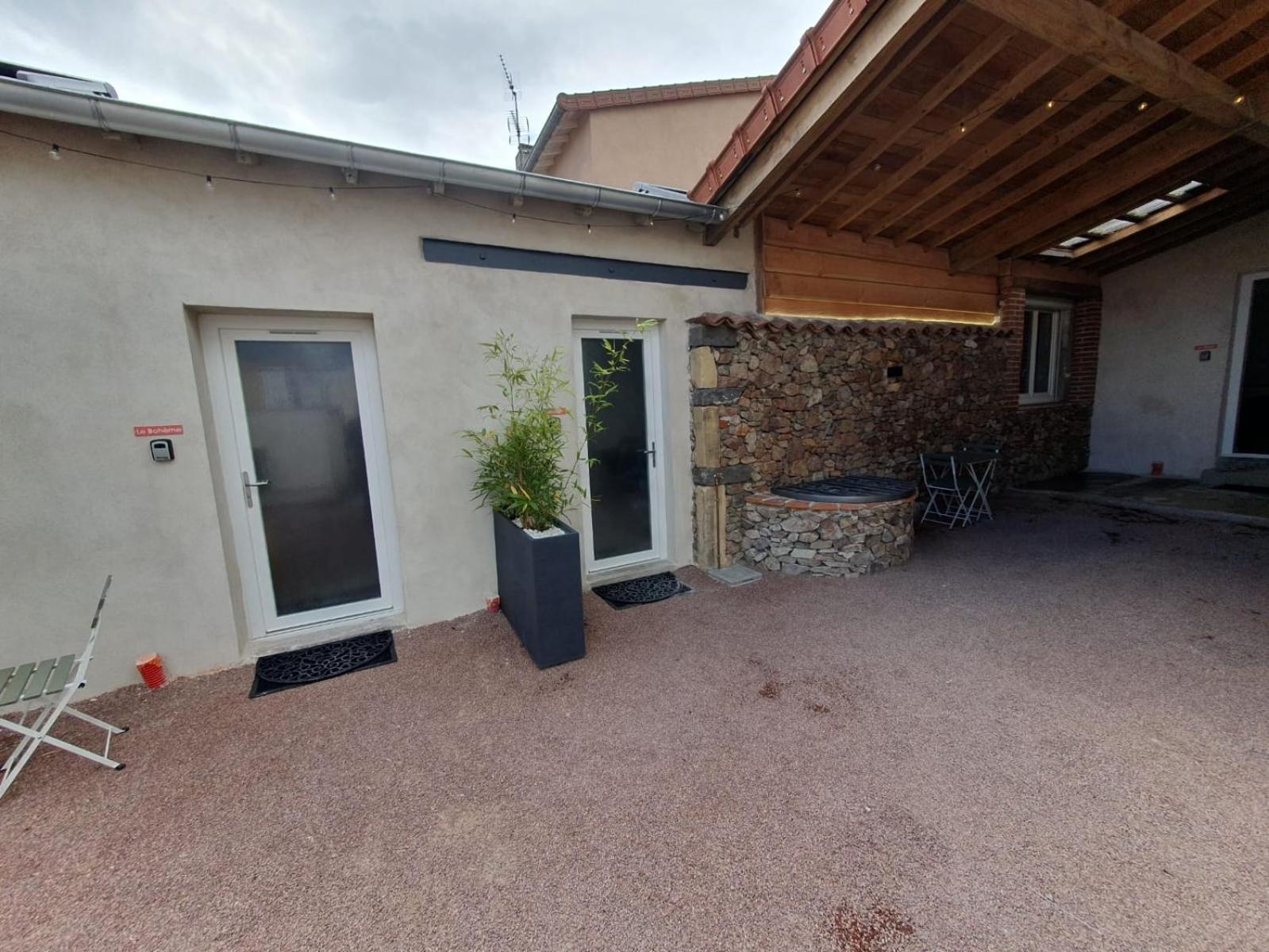 Le Boheme, Sauna & Spa Riorges Exterior photo